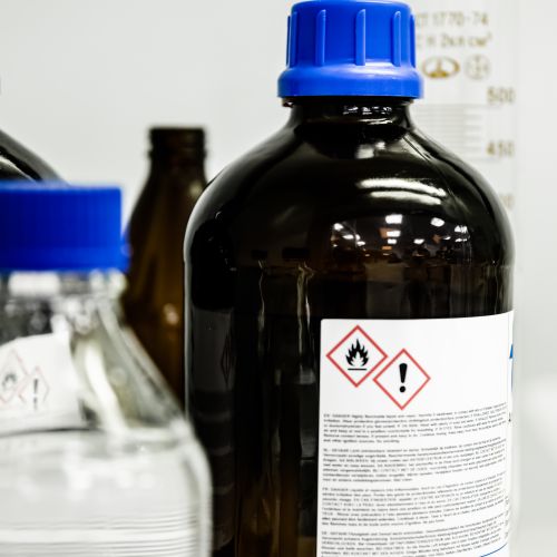 Produtos controlados em um laboratório